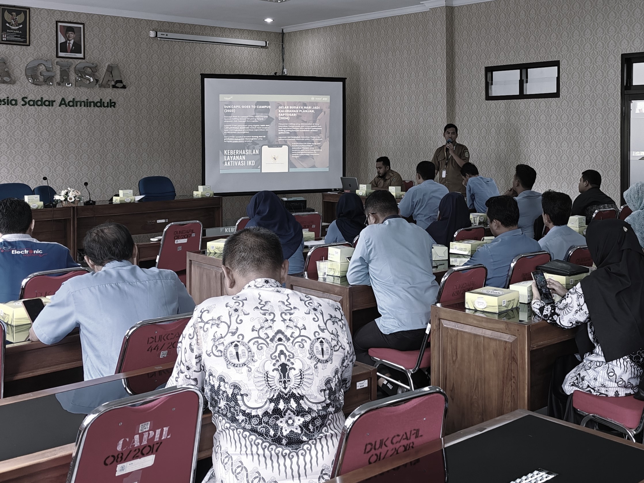 Rapat Koordinasi dan Sosialisasi Penyelenggaraan Layanan Aktivasi IKD di Sekolah SMA/SMK